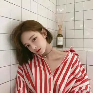 彩虹艳女